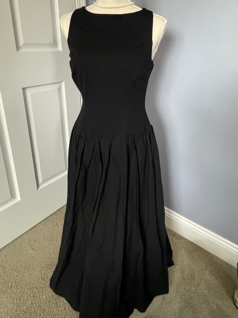 NWT Rowa Black Sleeveless Keyhole Back with Balloon Hem size M